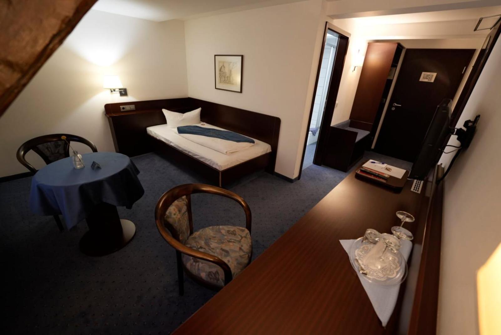 Hotel Goldener Adler เบาท์เซน ภายนอก รูปภาพ
