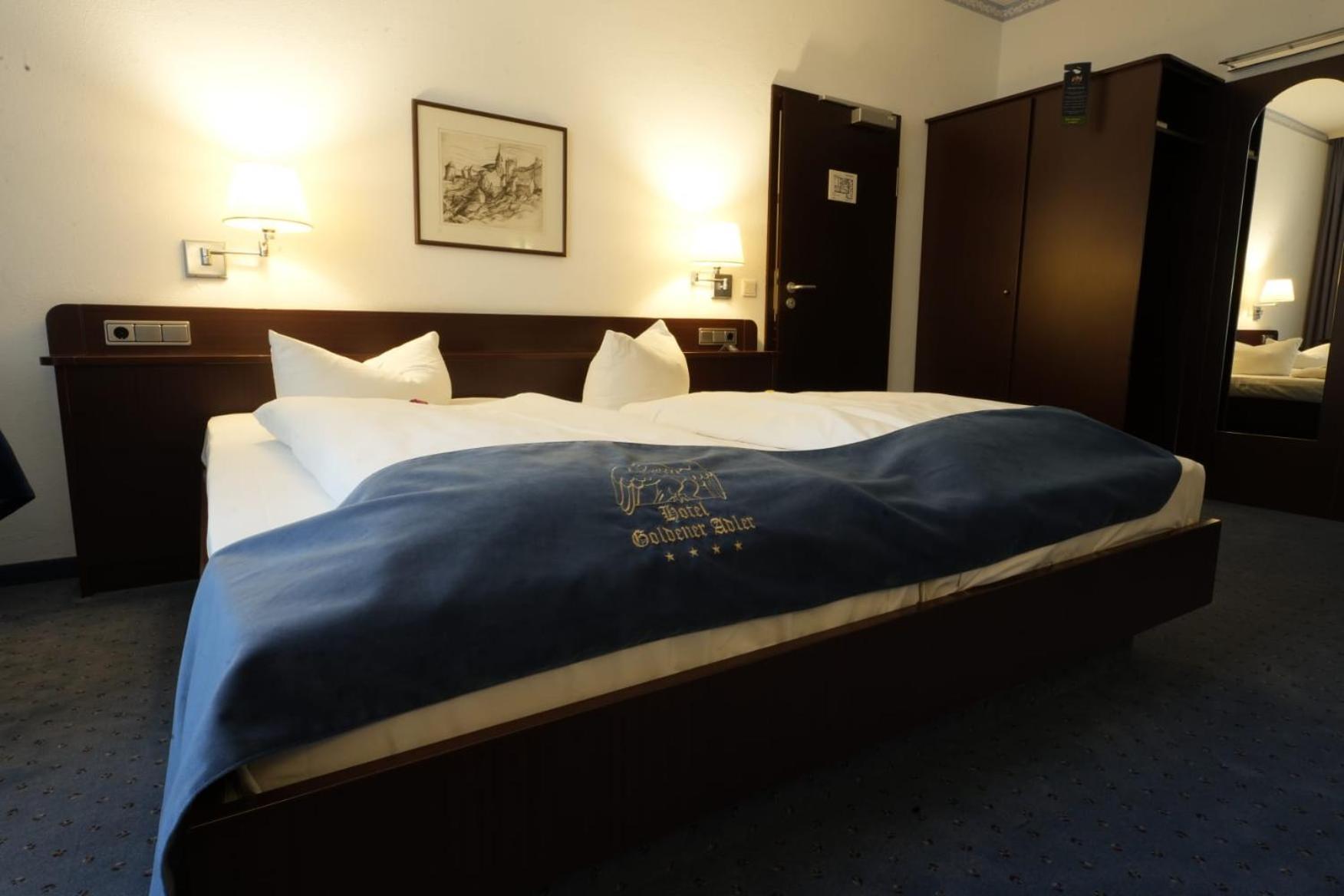 Hotel Goldener Adler เบาท์เซน ภายนอก รูปภาพ