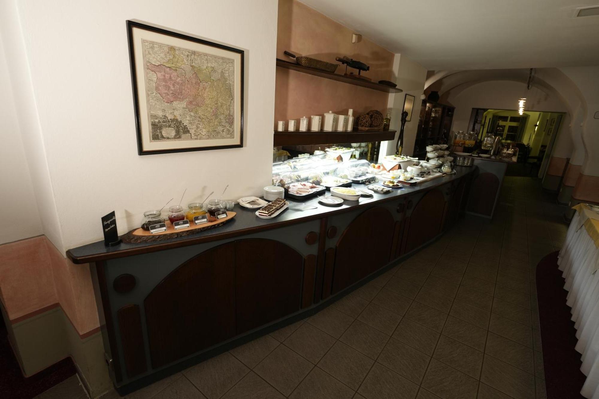 Hotel Goldener Adler เบาท์เซน ภายนอก รูปภาพ