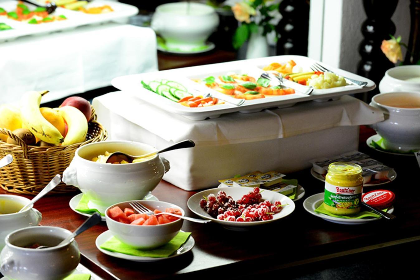 Hotel Goldener Adler เบาท์เซน ภายนอก รูปภาพ