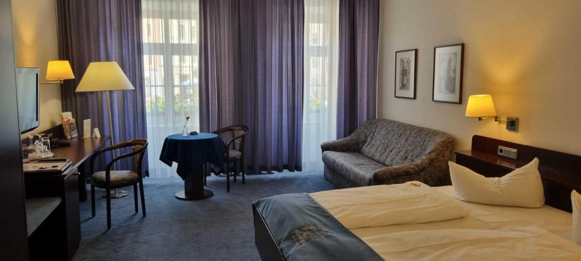 Hotel Goldener Adler เบาท์เซน ภายนอก รูปภาพ