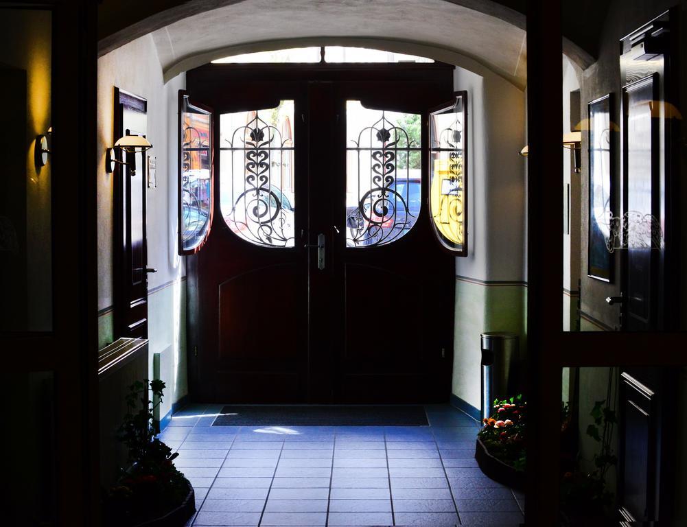 Hotel Goldener Adler เบาท์เซน ภายนอก รูปภาพ