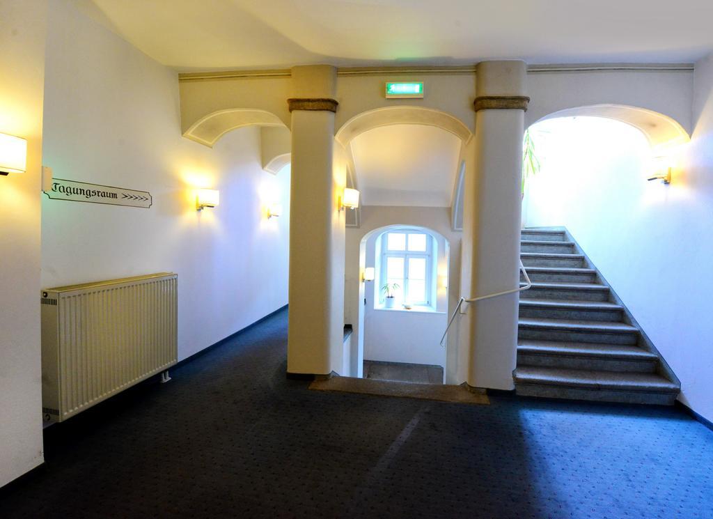 Hotel Goldener Adler เบาท์เซน ภายนอก รูปภาพ